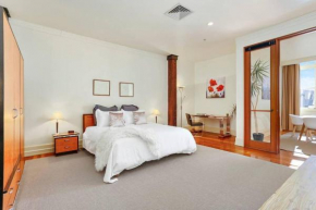 Spacious One Bedroom in The Heritage Hotel!, Auckland